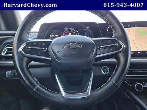 Used 2025 Chevrolet Traverse LT w/ Midnight/Sport Edition FWD image 17