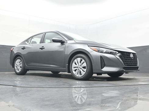 Certified 2025 Nissan Sentra S image 21