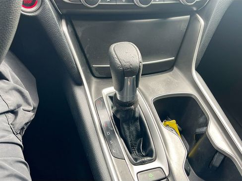 Used 2018 Honda Accord LX image 16