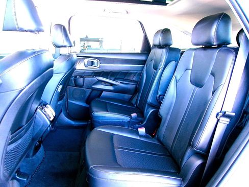Used 2022 Kia Sorento SX FWD image 19