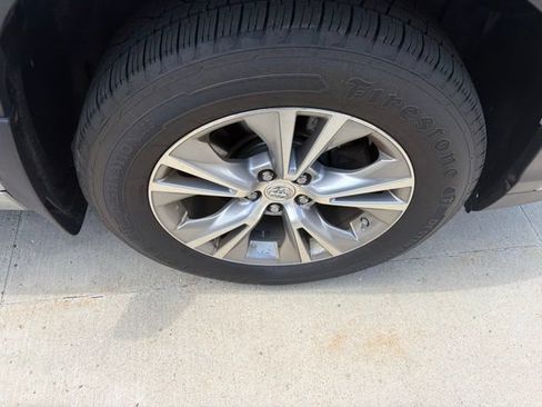 Used 2015 Toyota Highlander XLE AWD/4WD image 10