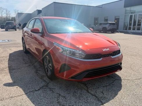 Used 2023 Kia Forte LXS image 2