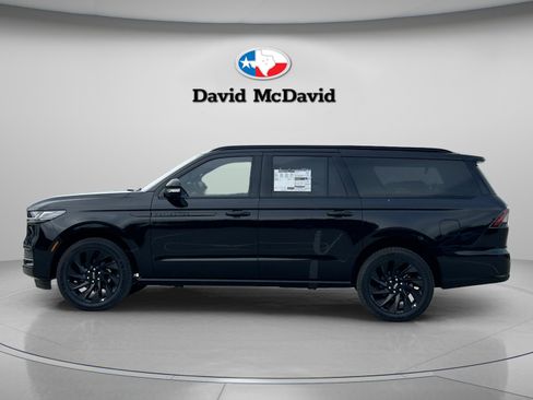 New 2025 Lincoln Navigator L Reserve w/ Jet Appearance Package AWD/4WD image 4