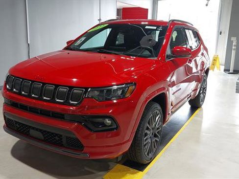 Used 2022 Jeep Compass Limited AWD/4WD image 18