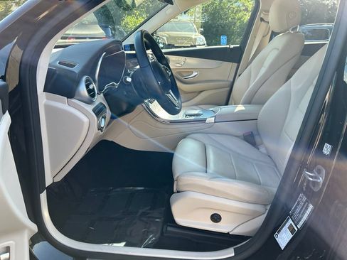 Used 2022 Mercedes-Benz GLC 300 4MATIC image 17