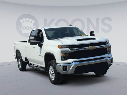 Used 2025 Chevrolet Silverado 2500 LT w/ Convenience Package AWD/4WD image 5