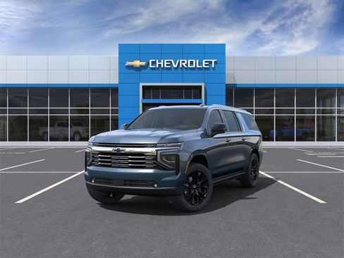 New 2025 Chevrolet Suburban Premier image 8