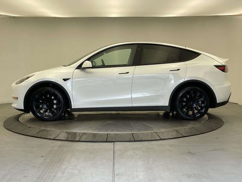 Used 2020 Tesla Model Y Long Range image 2