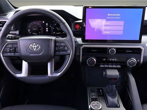 Certified 2025 Toyota Tacoma TRD Off-Road AWD/4WD image 15