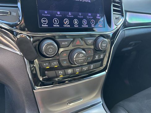 Used 2019 Jeep Grand Cherokee Trailhawk image 35