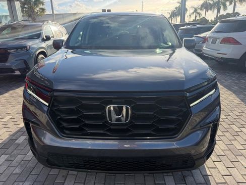 Used 2025 Honda Pilot EX-L image 3