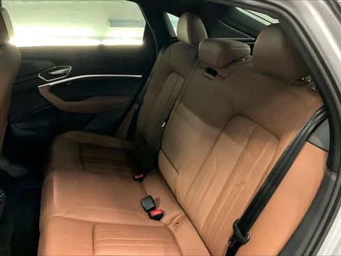 Used 2022 Audi e-tron Premium image 28