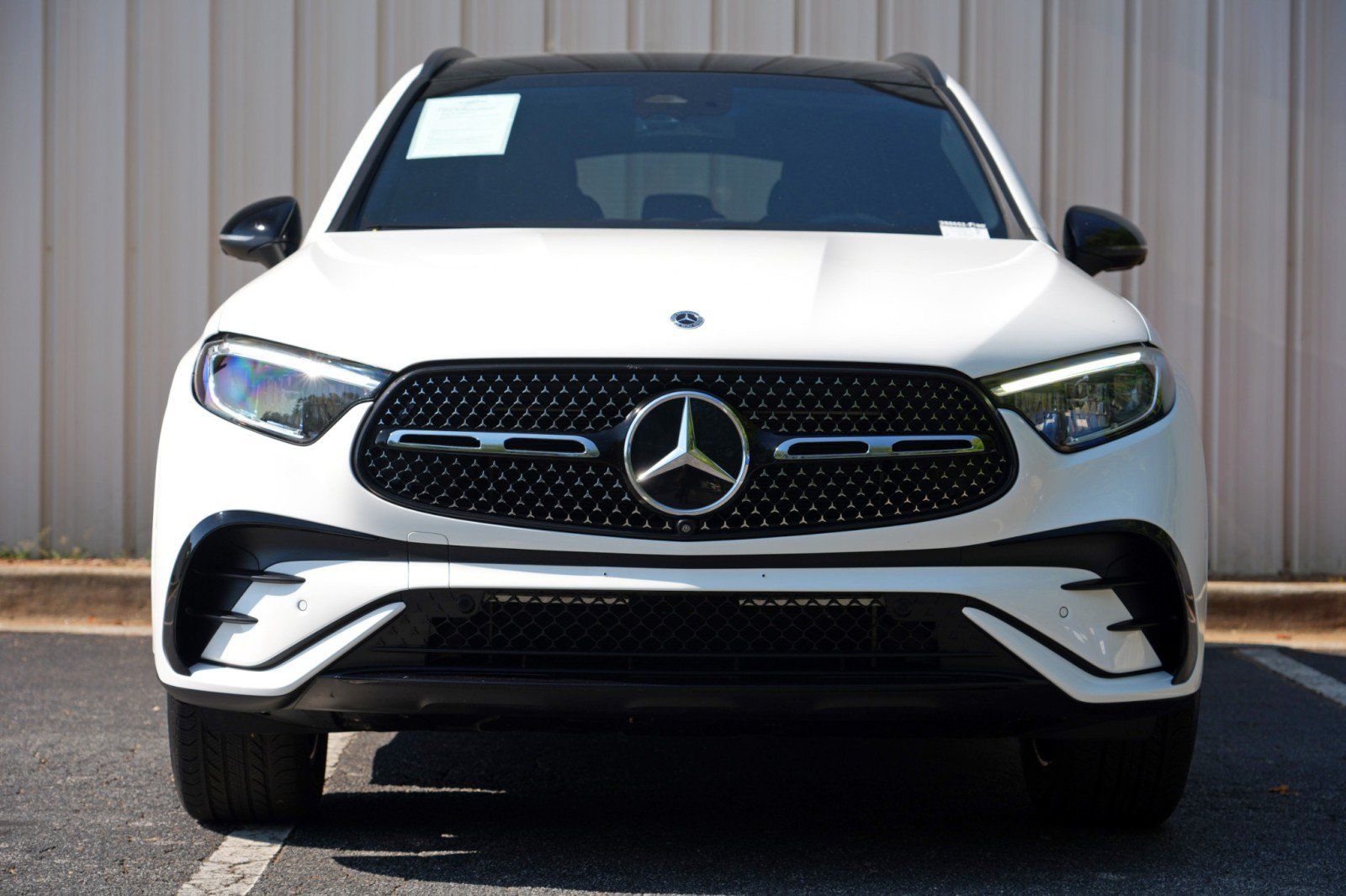 Used 2025 Mercedes-Benz GLC 350e 4MATIC w/ AMG Line image 7