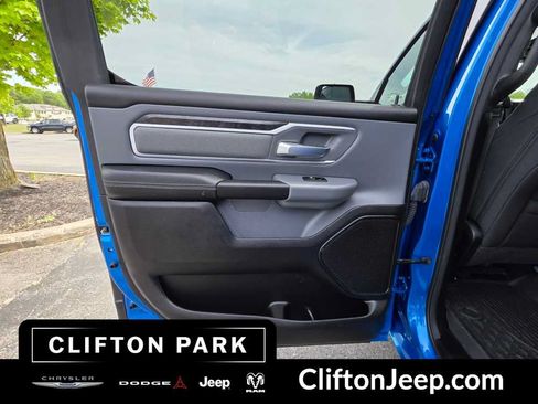 Used 2022 RAM 1500 Big Horn AWD/4WD image 12