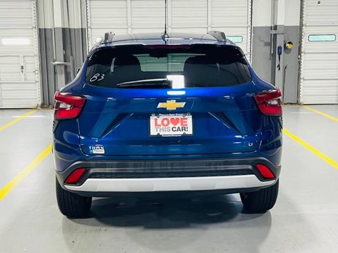 Used 2024 Chevrolet Trax LT w/ Driver Confidence Package FWD image 16