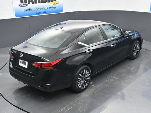 Used 2025 Nissan Altima 2.5 SV FWD image 24