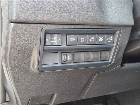 Used 2025 Toyota Tundra Limited AWD/4WD image 11