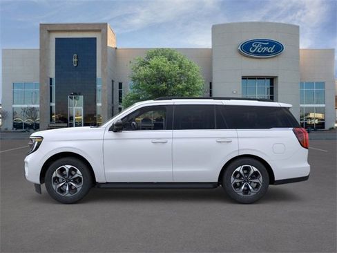 New 2026 Ford Expedition Active image 3