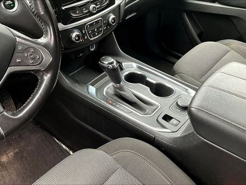Used 2019 Chevrolet Traverse LT AWD/4WD image 18