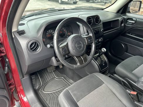 Used 2012 Jeep Patriot Latitude w/ Sun/Sound Group AWD/4WD image 9