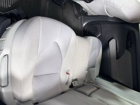 Used 2020 Toyota Highlander LE AWD/4WD image 18