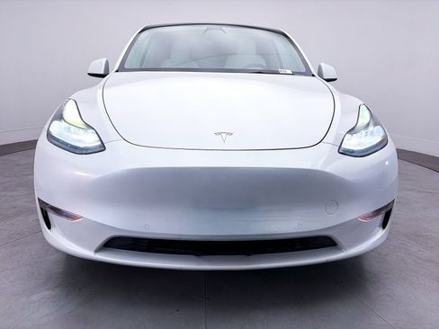 Used 2022 Tesla Model Y Performance AWD/4WD image 11