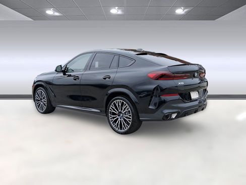 New 2026 BMW X6 xDrive40i w/ Executive Package image 3