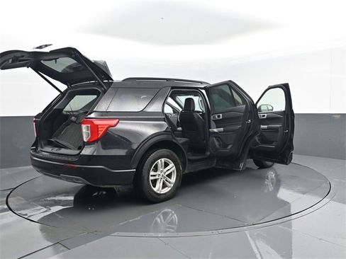 Used 2022 Ford Explorer XLT w/ Equipment Group 202A image 31