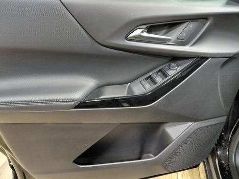 Used 2025 Chevrolet Equinox LT image 34