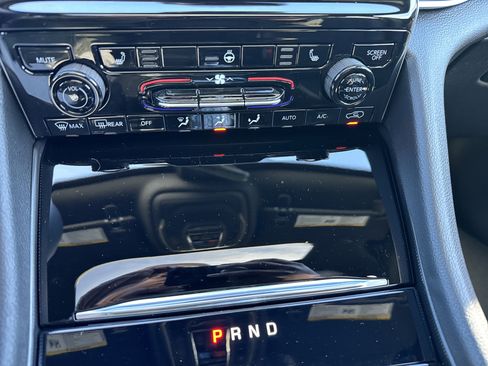 New 2025 Jeep Grand Cherokee L Altitude image 38