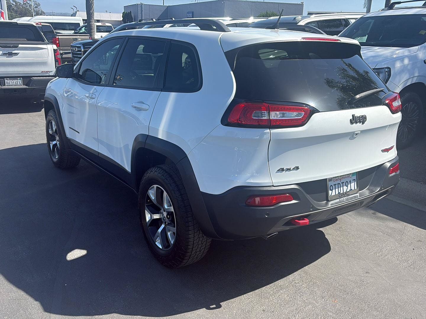 Used 2015 Jeep Cherokee Trailhawk w/ Comfort/Convenience Group AWD/4WD image 5