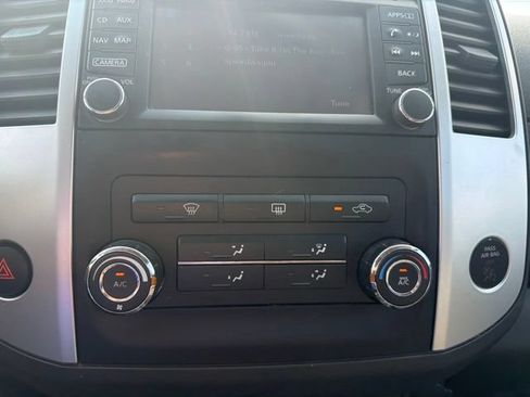 Used 2015 Nissan Xterra PRO-4X w/ Pro-4x Leather Package AWD/4WD image 18