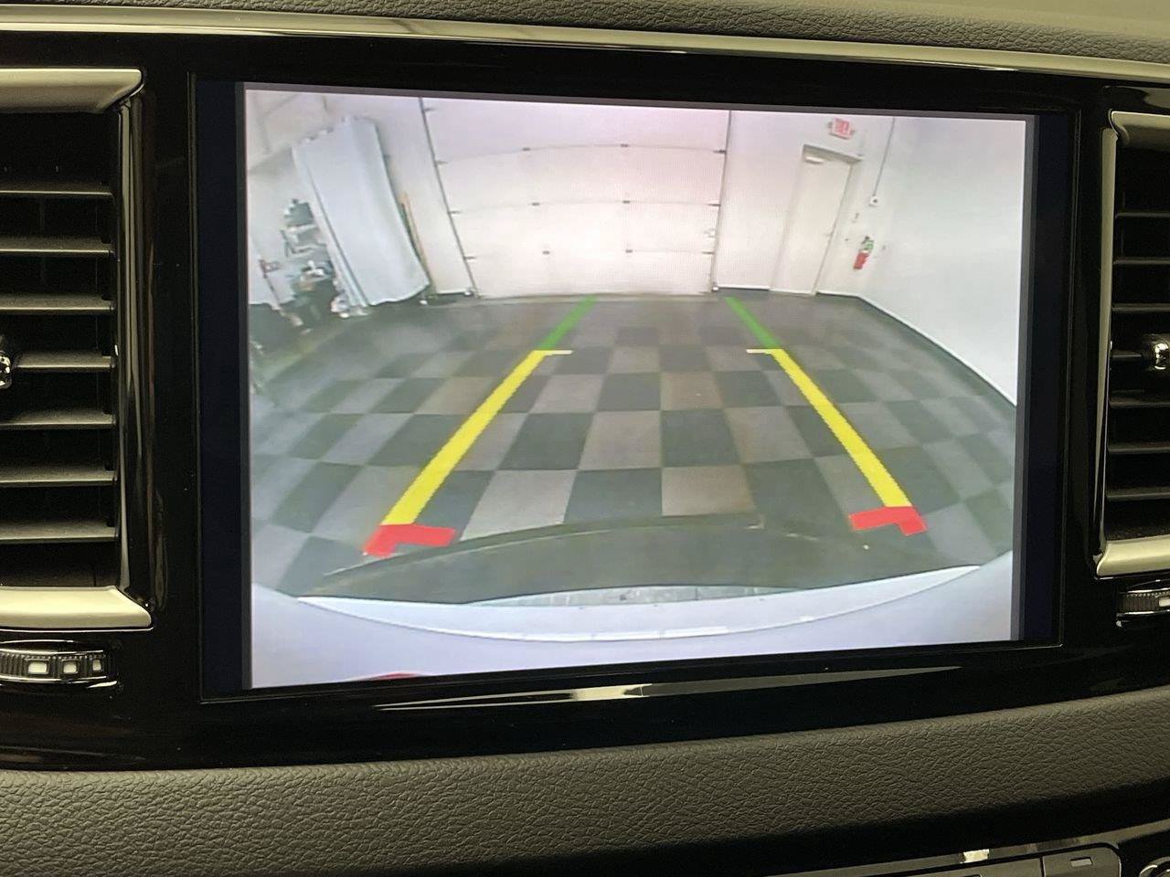 Used 2025 Chrysler Pacifica Select FWD image 5
