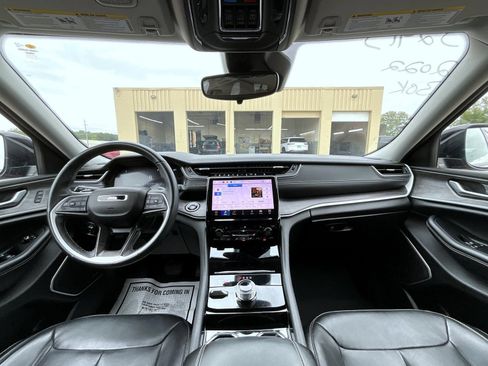 Used 2022 Jeep Grand Cherokee Limited w/ MOPAR Finishing Package AWD/4WD image 14