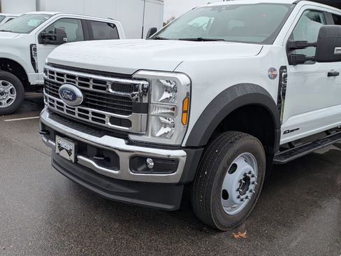 New 2025 Ford F550 4x4 Crew Cab image 9