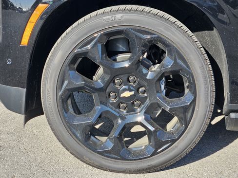 New 2026 Chevrolet Suburban High Country AWD/4WD image 7