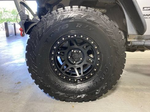 Used 2017 Jeep Wrangler Unlimited Sport w/ Quick Order Package 24S AWD/4WD image 13