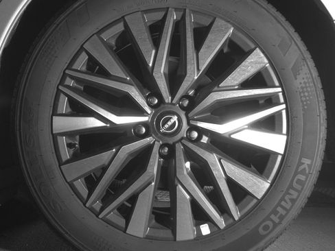 Used 2025 Nissan Altima 2.5 SV image 11