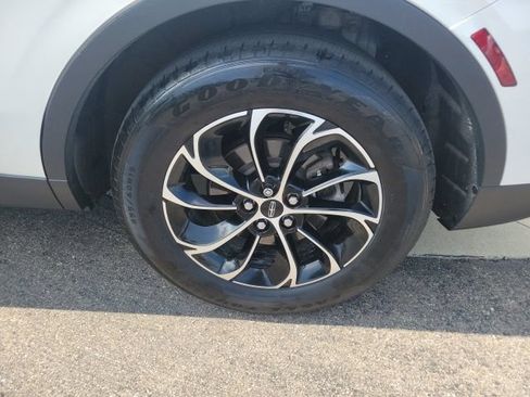 Certified 2024 Lincoln Nautilus Premier AWD/4WD image 14