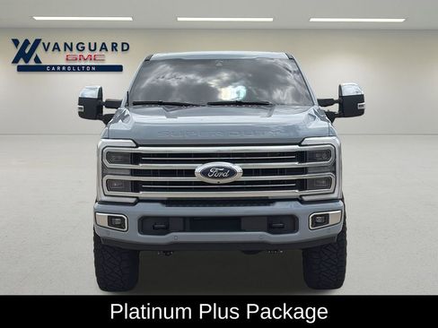 Used 2025 Ford F250 Platinum w/ Platinum Plus Package AWD/4WD image 2