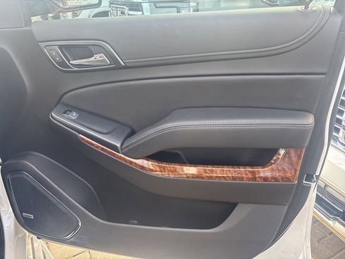 Used 2020 Chevrolet Suburban Premier w/ Premier 6.2L Value Package image 30