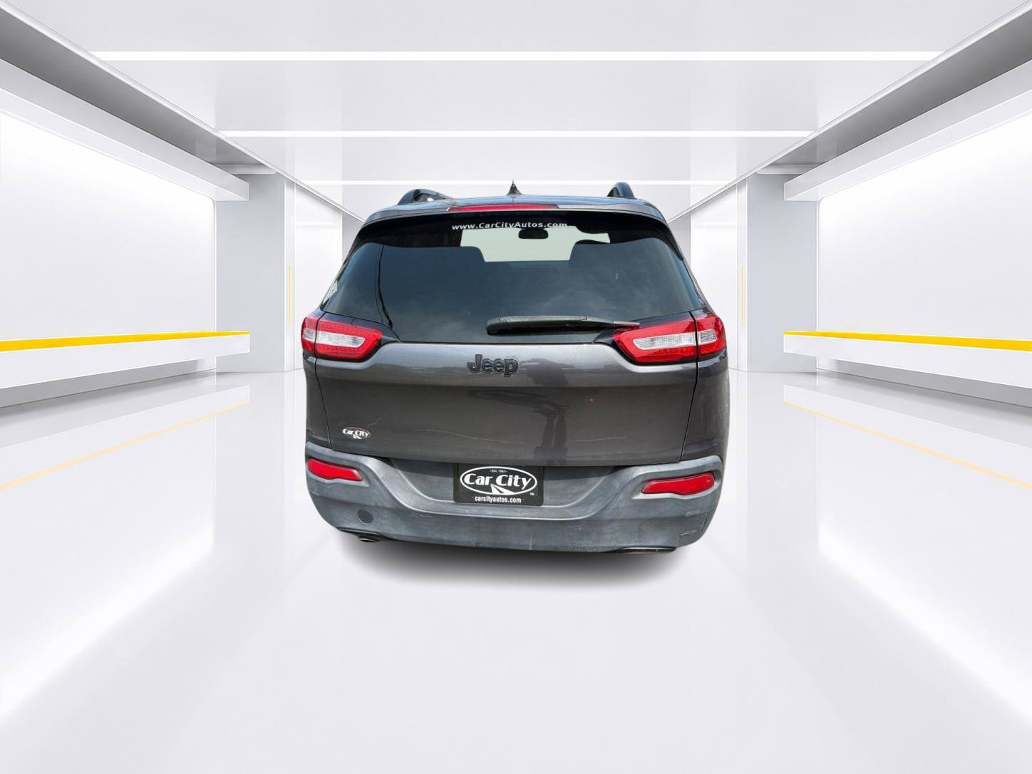 Used 2017 Jeep Cherokee Sport FWD image 5