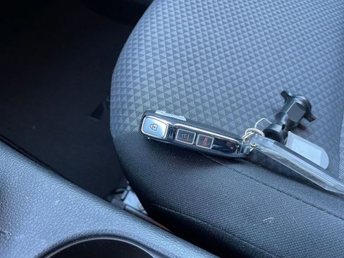 Used 2025 Kia Soul LX w/ LX Technology Package image 22