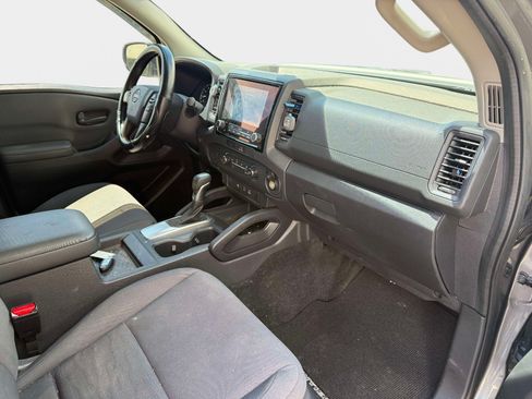 Certified 2022 Nissan Frontier S w/ Technology Package RWD image 11