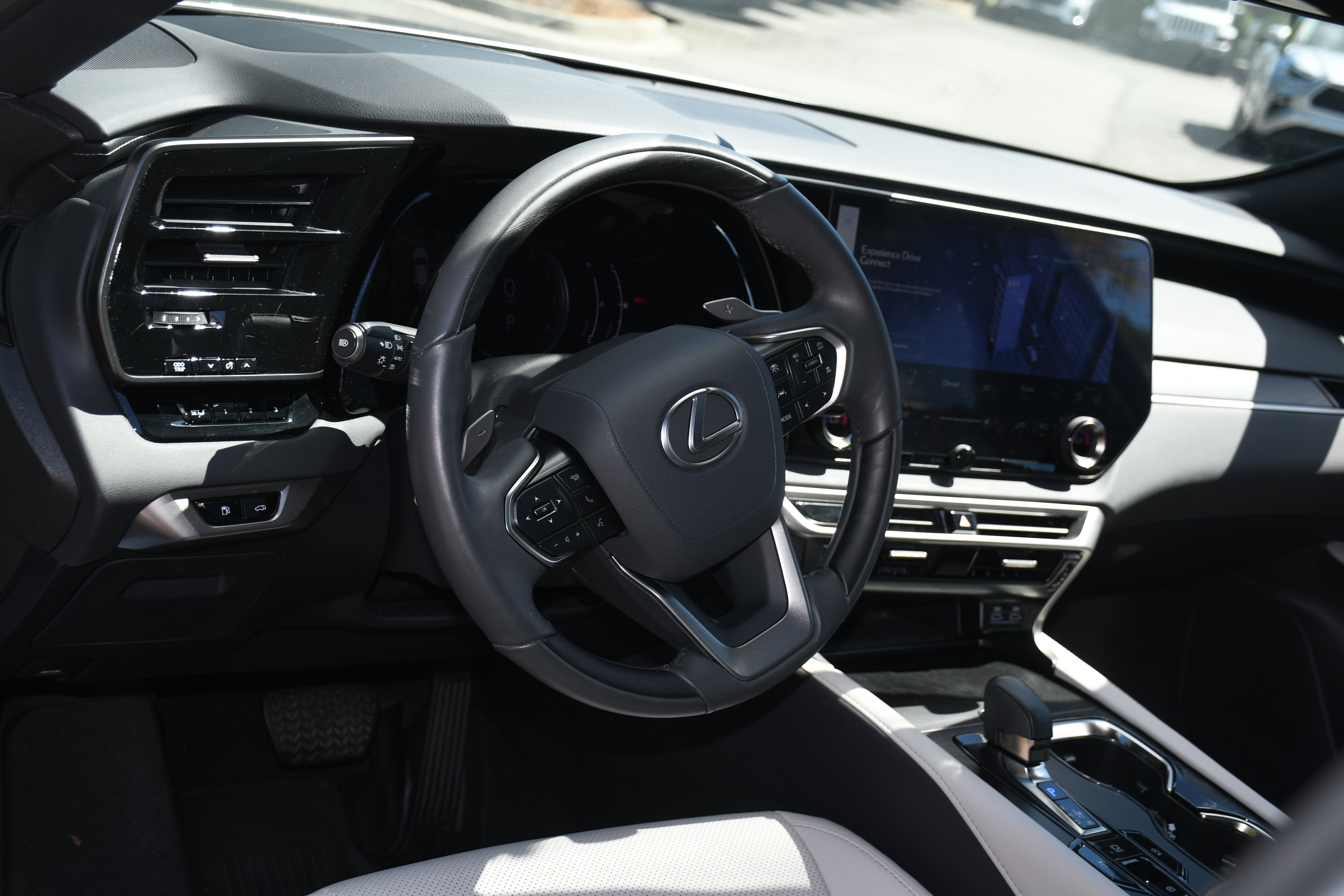 Used 2023 Lexus RX 350 FWD image 9