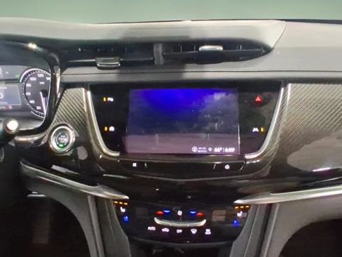 Used 2024 Cadillac XT6 Sport w/ LPO, Onyx Lite Package AWD/4WD image 10