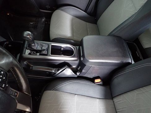 Used 2023 Toyota Tacoma TRD Off-Road image 26