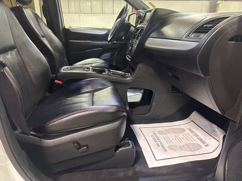 Used 2017 Dodge Grand Caravan GT image 8