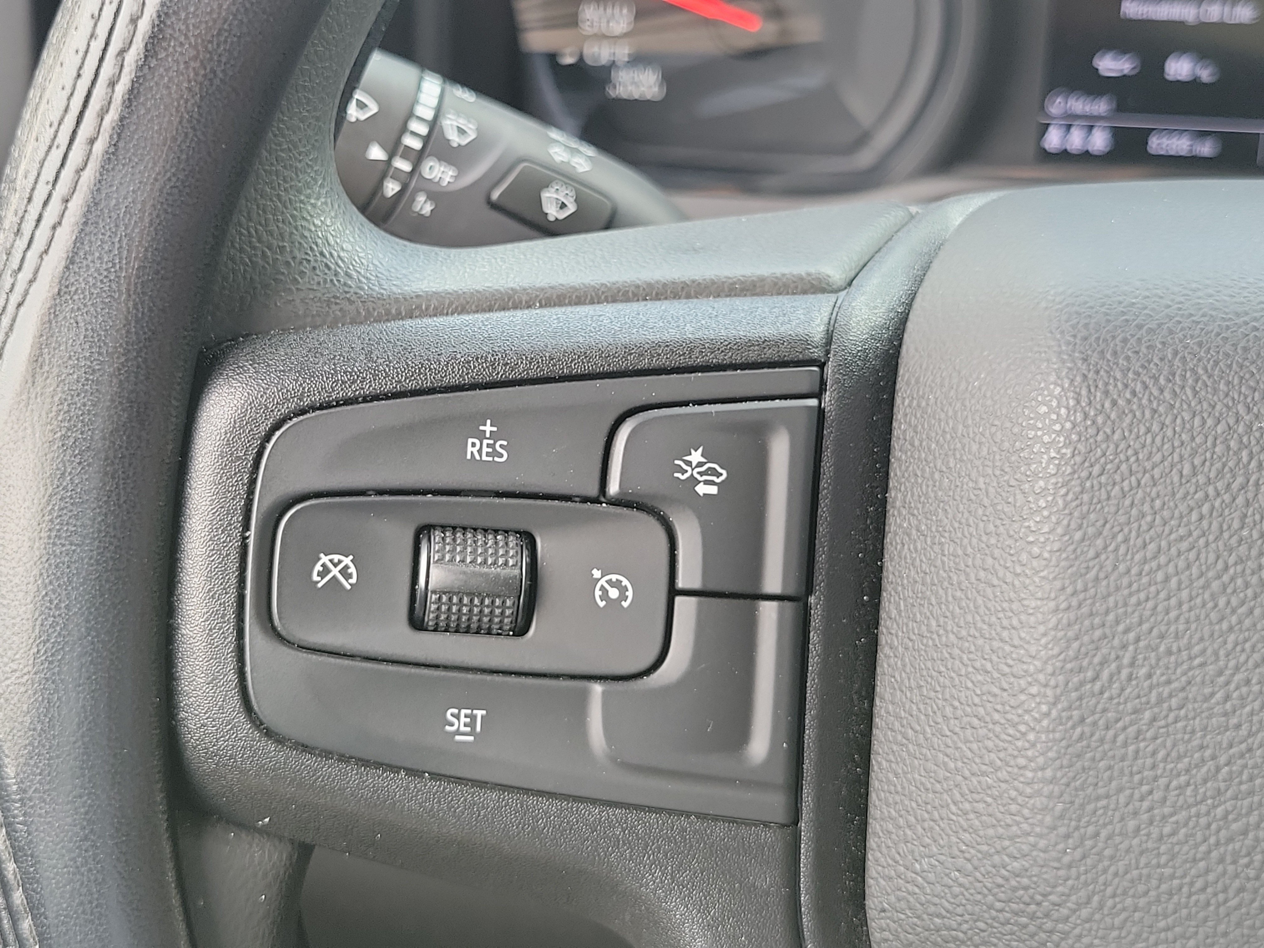 Used 2025 Chevrolet Silverado 1500 Custom w/ Turbomax Blackout Package RWD image 24