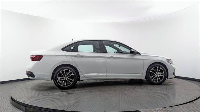 Used 2024 Volkswagen Jetta Sport FWD image 9